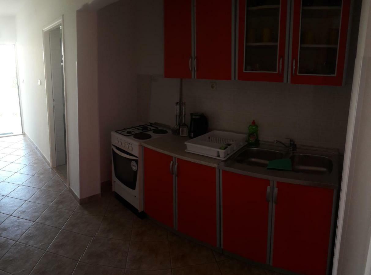 Apartmani Ivana ロパール エクステリア 写真