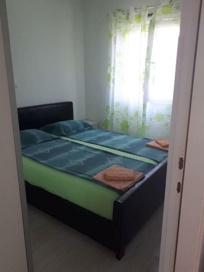 Apartmani Ivana ロパール エクステリア 写真