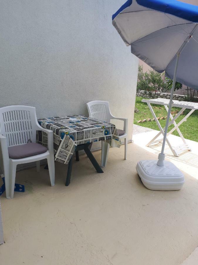 Apartmani Ivana ロパール エクステリア 写真