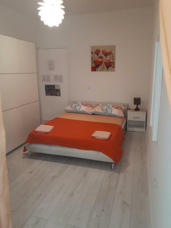 Apartmani Ivana ロパール エクステリア 写真